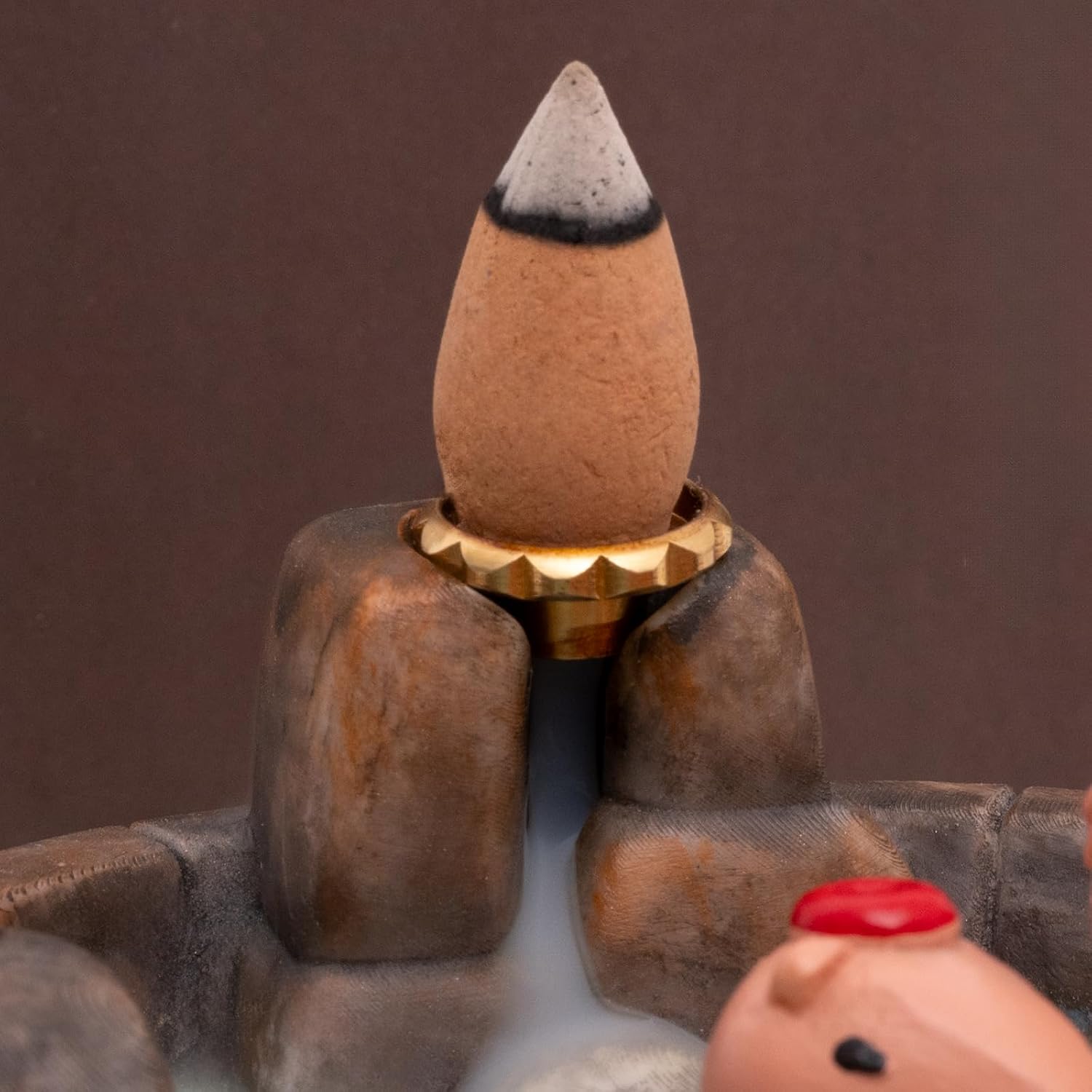 MOUGIGI Capybara Backflow Incense Holder - Cute Unique Design Backflow Burner with Waterfall Effect for Relaxation and Aromatherapy, Ideal for Living Room, Yoga Studio, and Creative Spaces