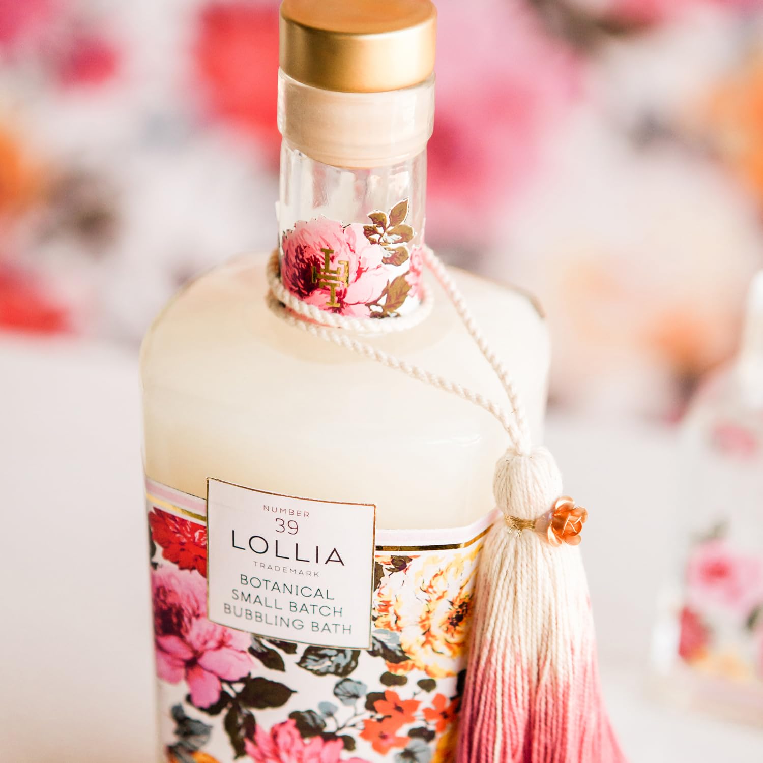 LOLLIA Always in Rose Bubble Bath, 25 fl oz / 750 ml, Rose & Hibiscus Scent, Luxury Hydrating & Soothing Bubble Bath for Women, Floral Home Spa, Glass Bottle