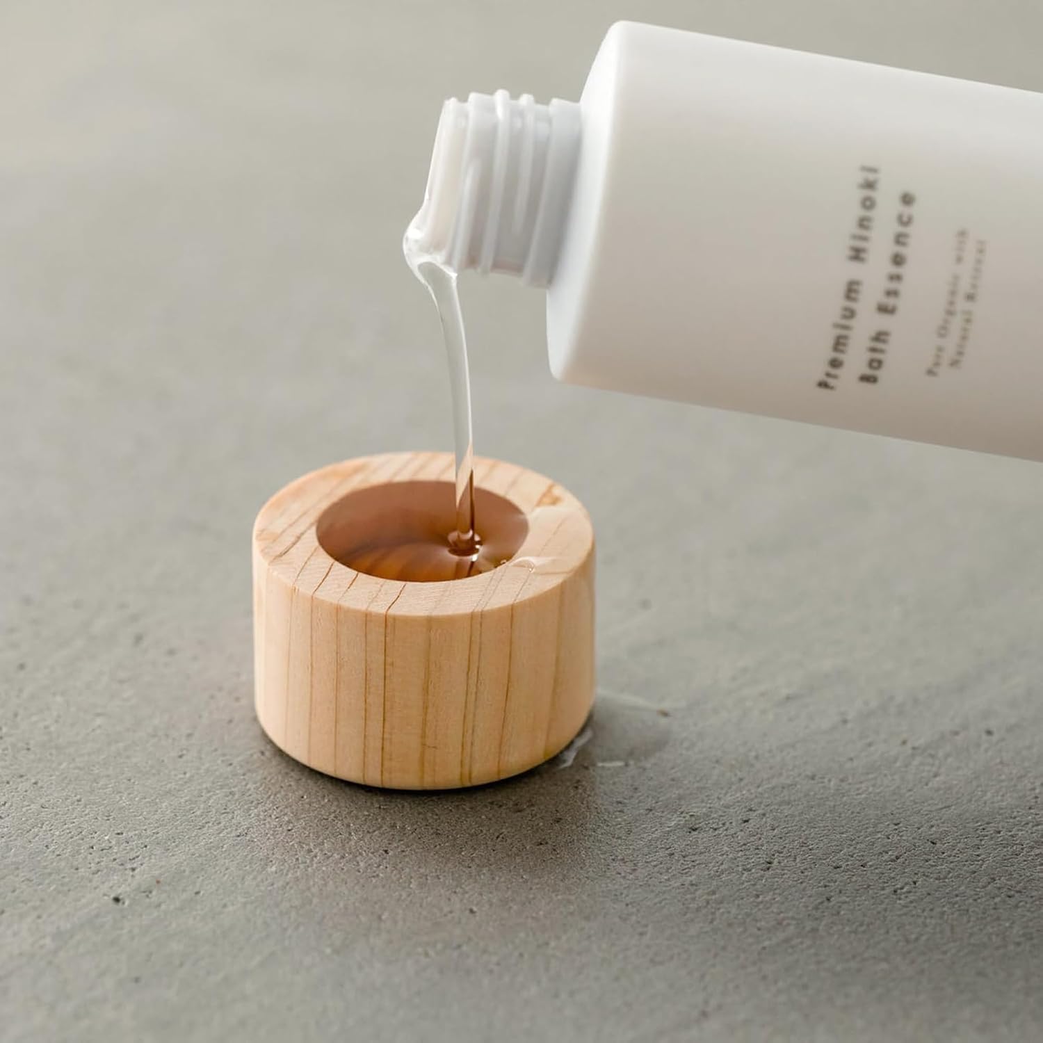 Premium Hinoki Bath Essence - 200 ml - Nourishing Mineral Bath Soak - Japanese Cypress Essential Oil - All Natural - Made in Japan