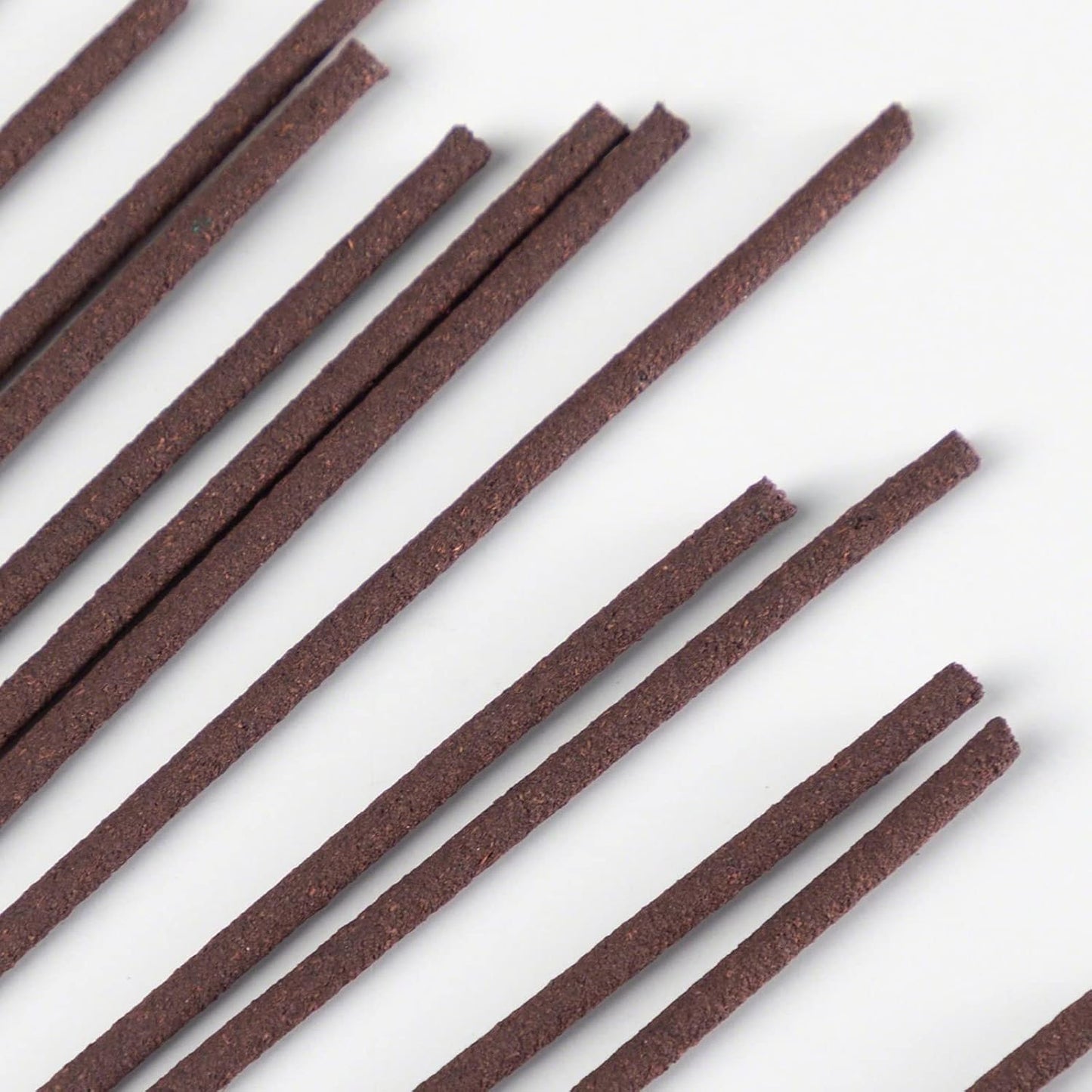 Asayu Japan Agarwood Incense Sticks - Low Smoke Japanese Incense, 40g (70-80 Sticks), Made in Japan, Smokeless for Less Irritation and Non-Toxic, for Meditation, Relaxation & Home Fragrance