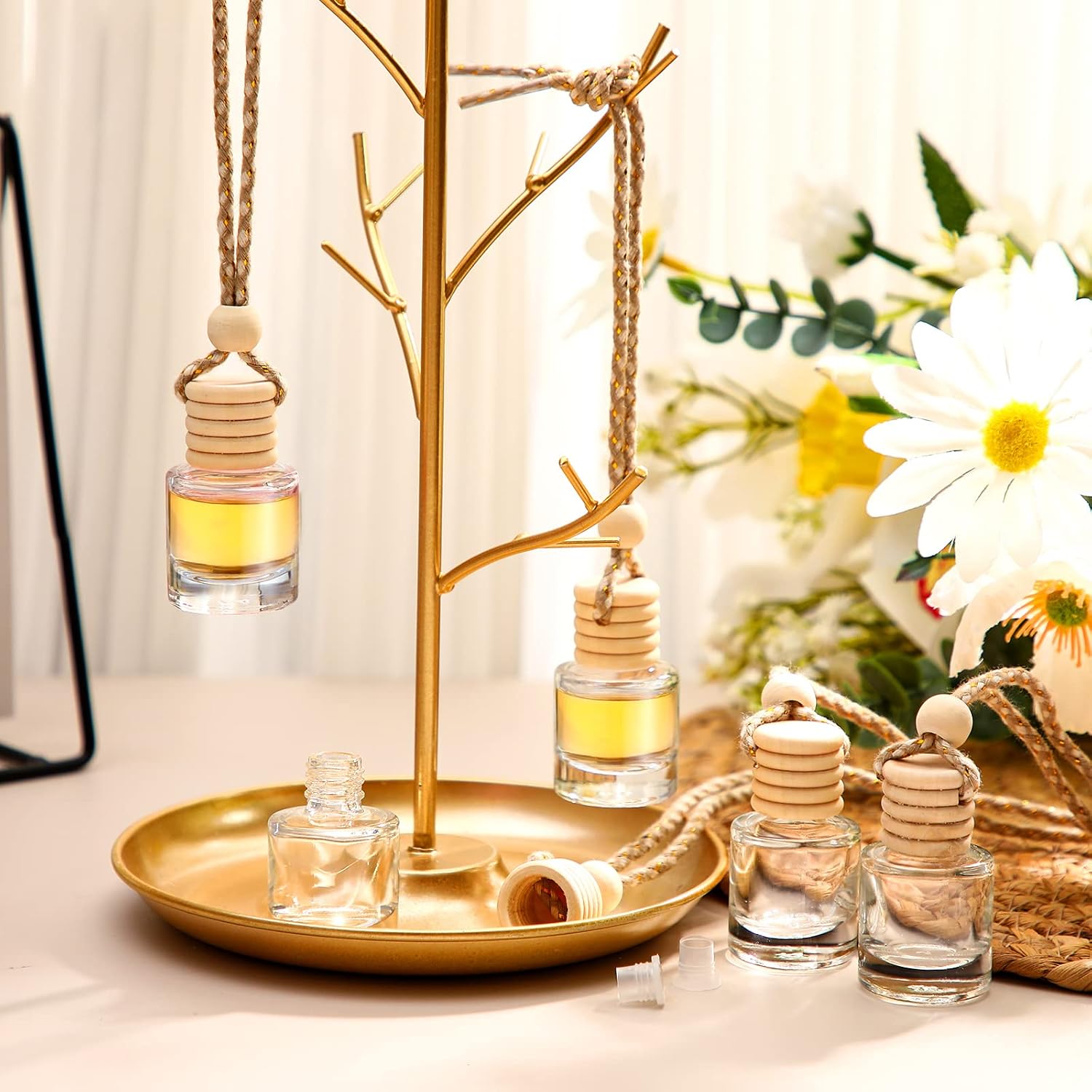 BBTO 100 Pcs Car Air Fresheners Diffuser with Wooden Cap Empty Aromatherapy Diffuser Clear Fragrance Holder Pendant Hanging Perfume Fresheners Bottles for Car Decor(Classic,Clear)