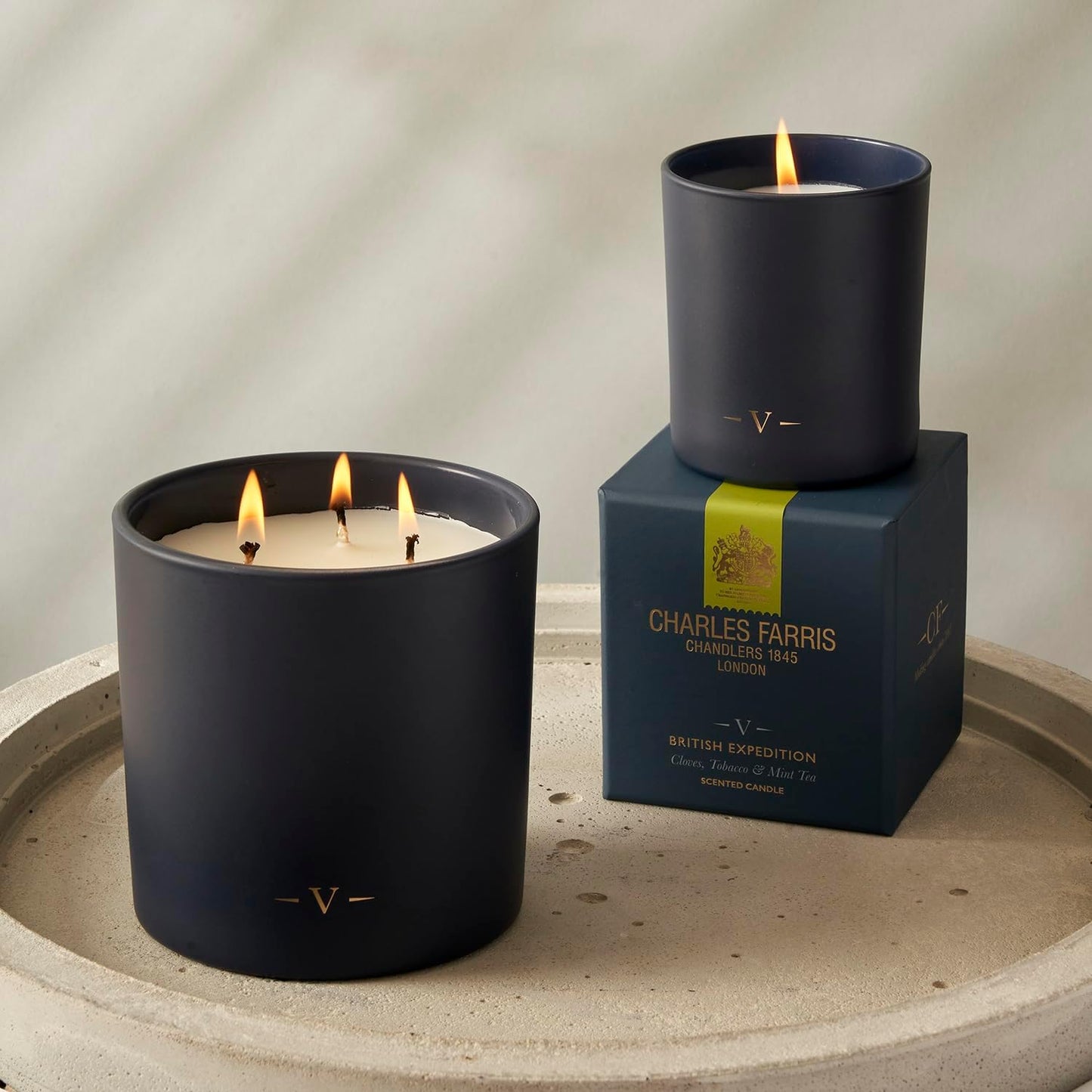 Charles Farris Luxury Scented Candle – 3 Wick, Hand-Poured, Long Lasting, Clean Burning, 640g / 22.5oz, Up to 80 Hours of Burn Time, Made in England – Cloves, Tobacco & Mint Tea – British Expedition