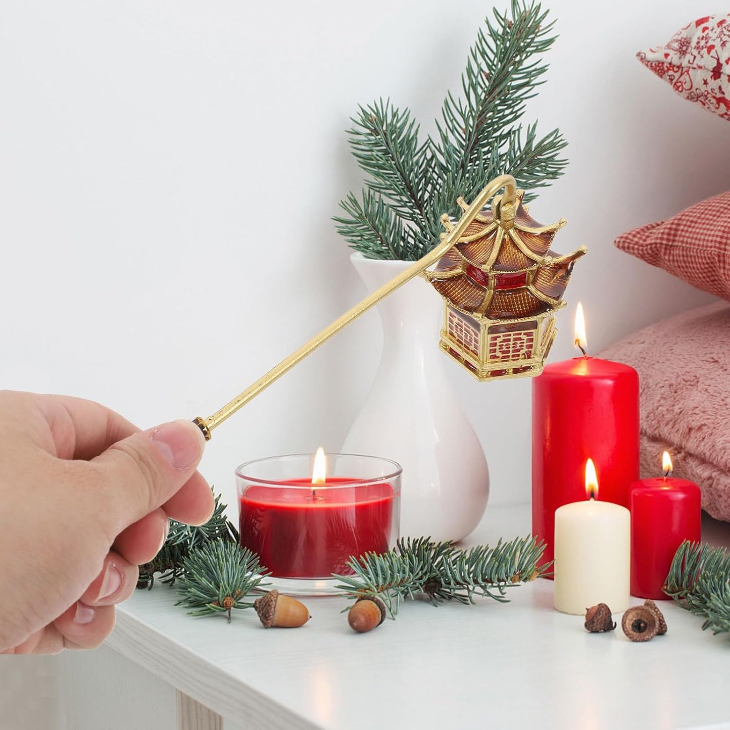 KESYOO Candle Snuffer and Wick Trimmer Set, Gold Metal Candle Extinguisher with Floral Design, Safe Flame Extinguishing Tool for Home Décor and Aromatherapy Use