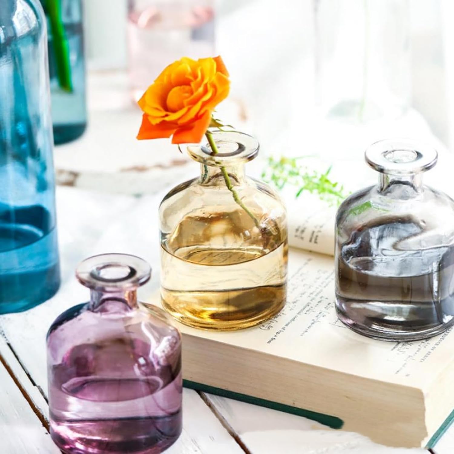 Glass Bud Vase Empty Glass Diffuser Bottles Refillable Aromatherapy Jars Small Vases for Flowers Vases Centerpiece for Wedding Home Essential Oils Office Table Decor (Pink)