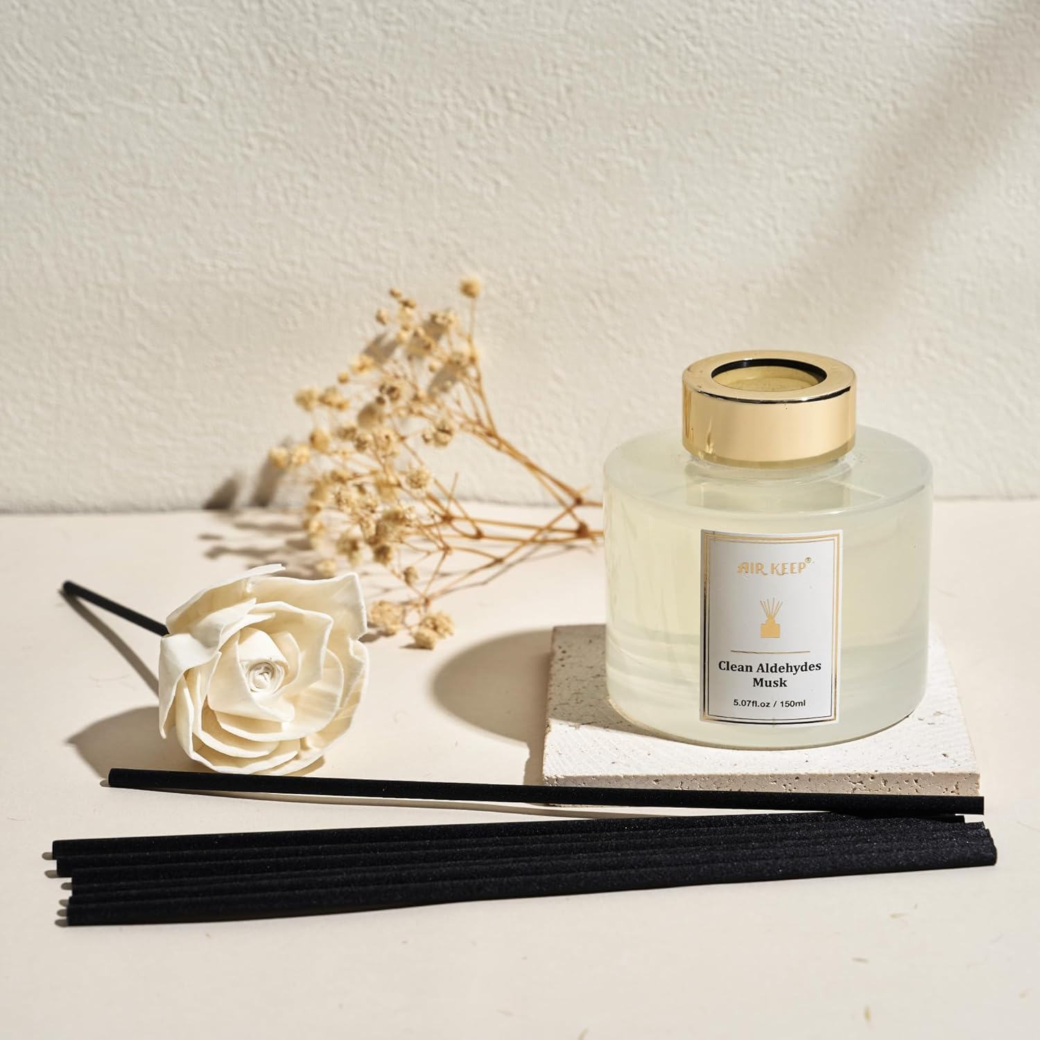 Airkeep Flower Reed Diffusers Set, 5.07 oz Clean Aldehydes Musk Scented Oil Diffuser with 8 Reed Sticks, Home Fragrance Diffuser Gift Set for Bathroom & Office Decor 150ml