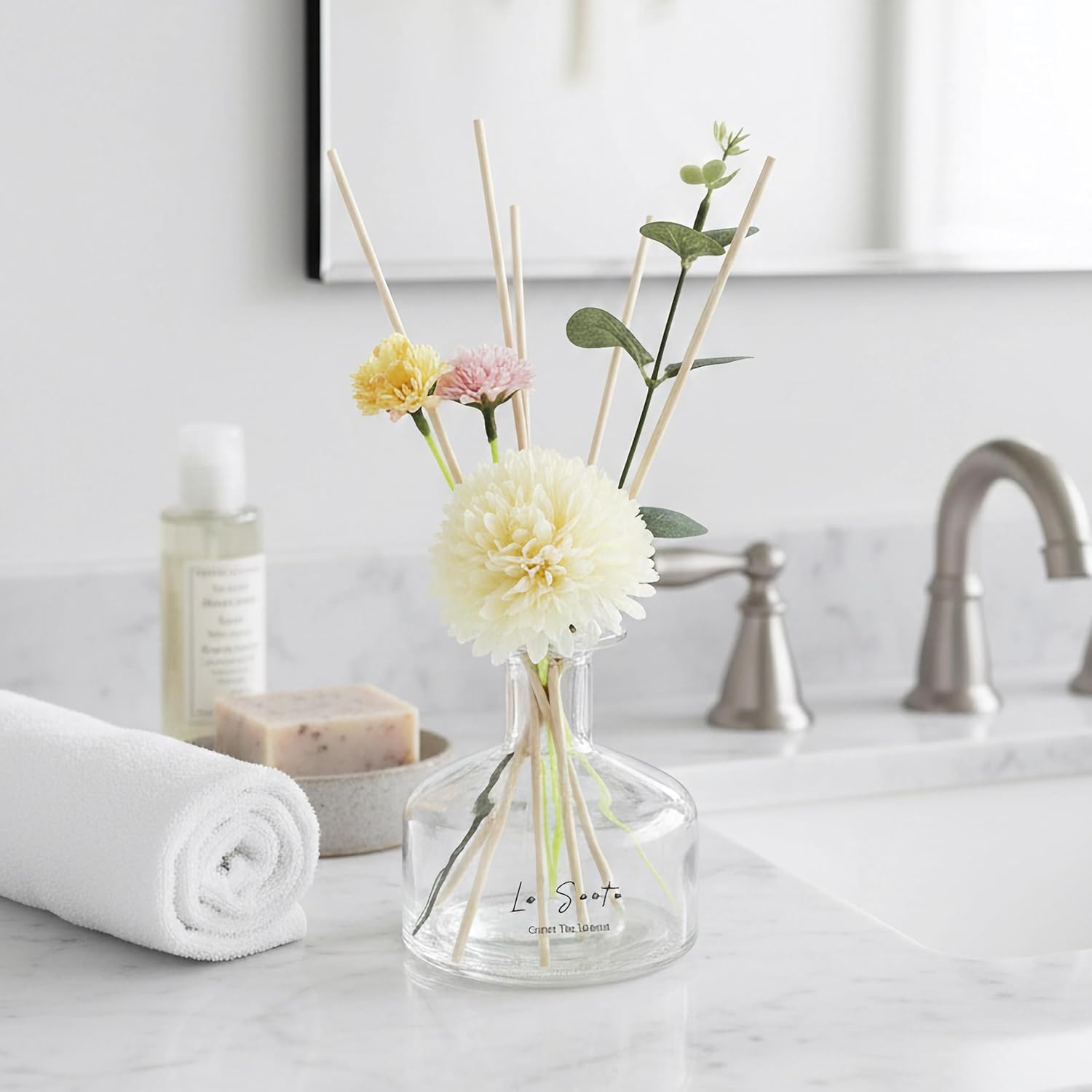 Reed Diffuser Set 8.5 fl oz / 250 ml Glass Bottle with Decorative Flower & Natural Reeds Flameless Home Fragrance for Bathroom Bedroom Office Jasmine Freesia Scent