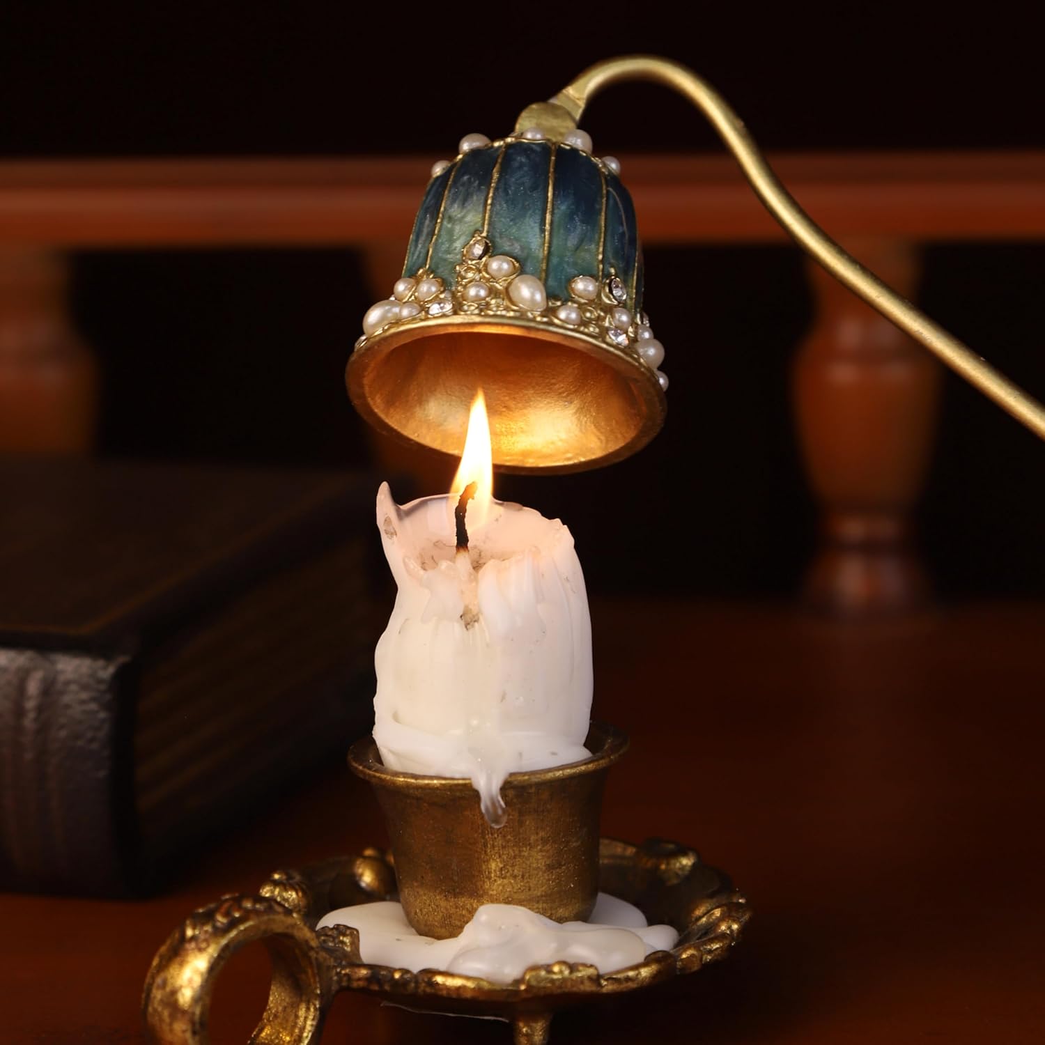 Elegant Royal-Style Candle Snuffer with Pearl Inlay, Metal Handle for Safe and Stylish Candle Extinguishing (Royal Turquoise)