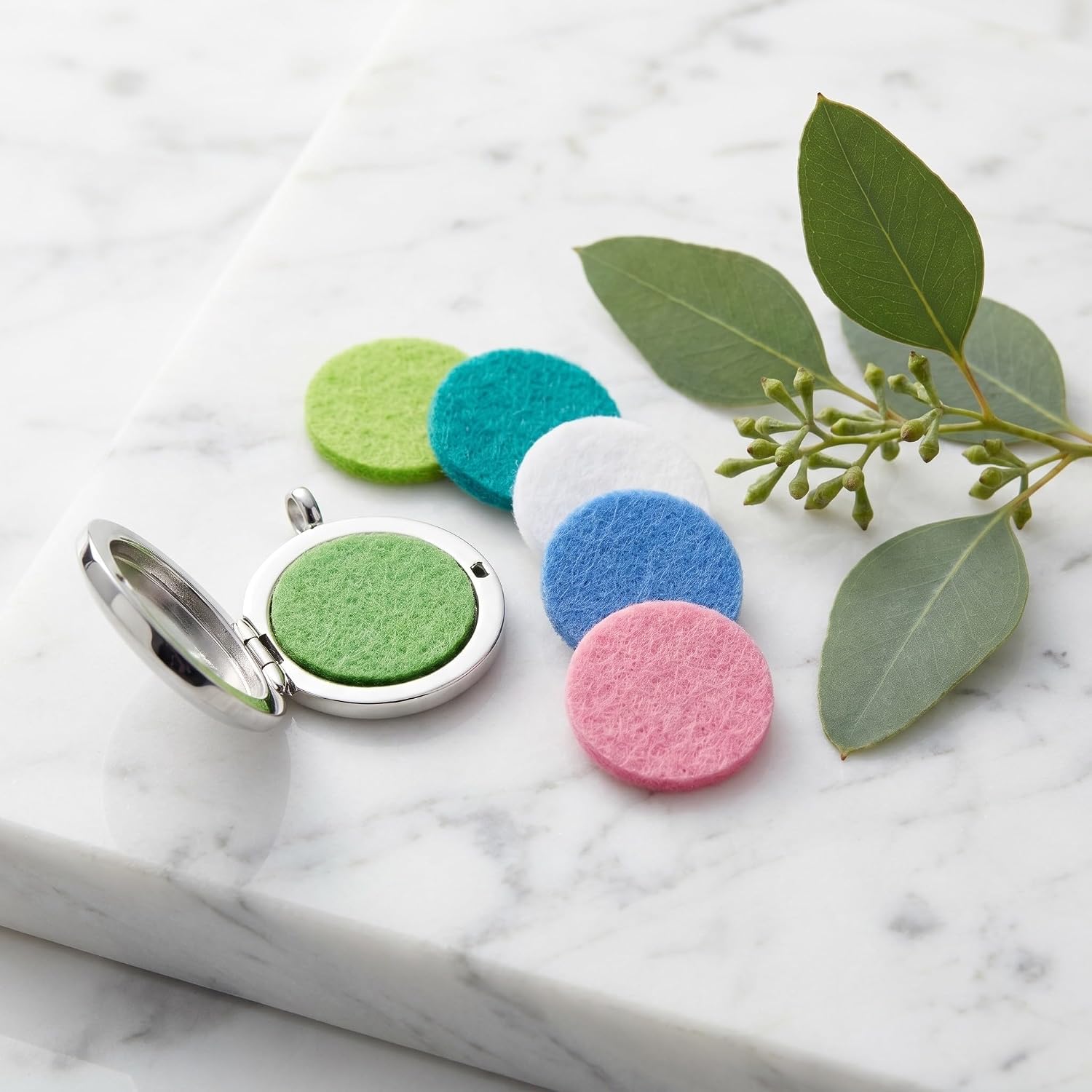 Operitacx 500pcs Essential Oil Diffuser Pads - 25mm Unscented Aroma Inserts Replacement - Round Refill Pads for Diffuser Locket Necklace, Aromatherapy Pendant Accessories