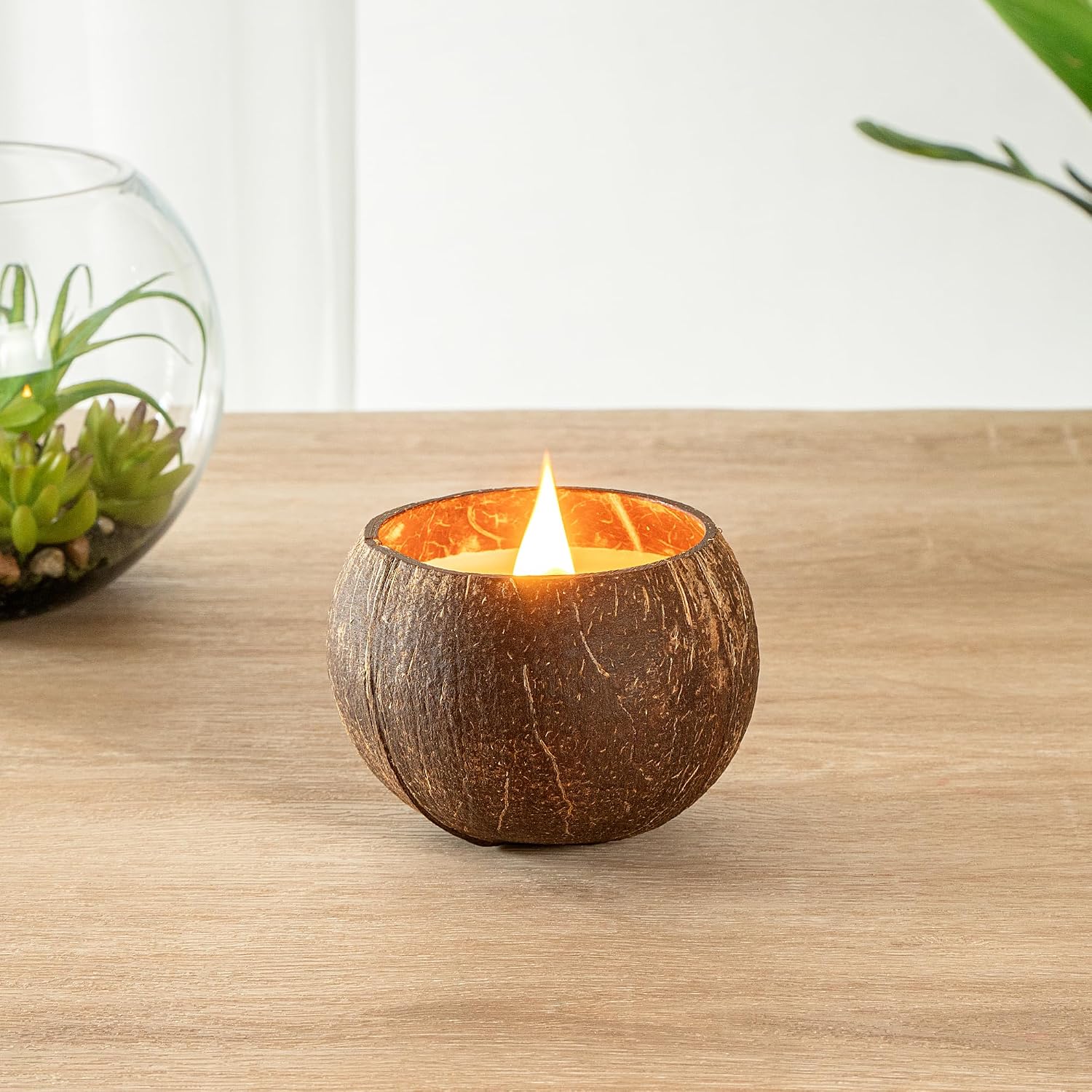 Restaurantware Coconut Shell Candle - 1 Soy Wax Candle 3.94 x 3.94 x 2.76 Inches - Handmade Decorative Candle Bowl with Wooden Wick - Small Brown Scented Candle