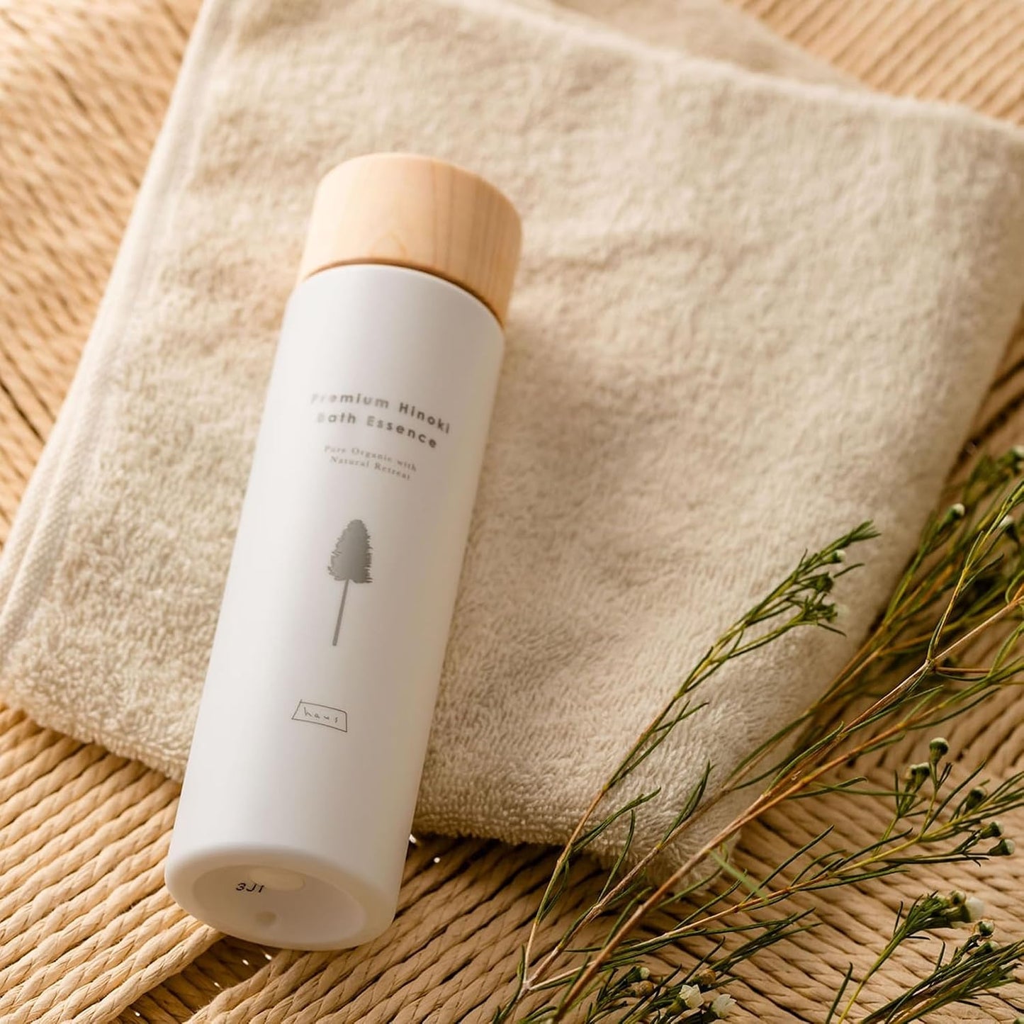 Premium Hinoki Bath Essence - 200 ml - Nourishing Mineral Bath Soak - Japanese Cypress Essential Oil - All Natural - Made in Japan
