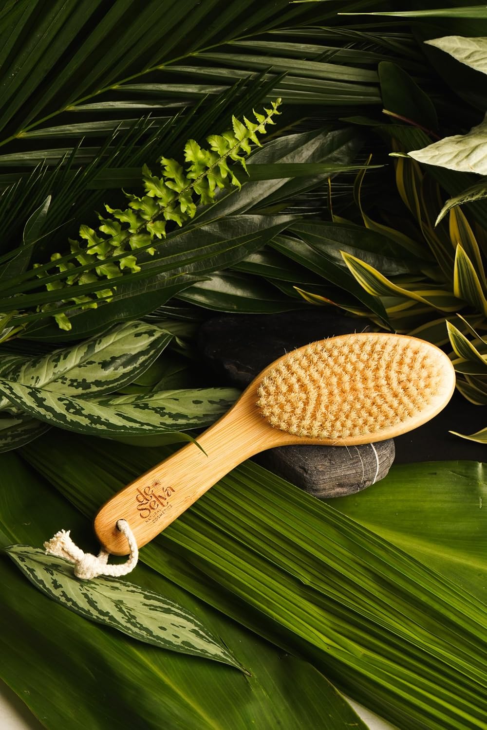 Dry Brush for body with Natural Boar Bristle & Bamboo Handle. Dry Body Brush for Lymphatic Drainage, Cellulite, Dead Skin. For Circulation & Smooth Skin. Gifts for Women.1 unit with box