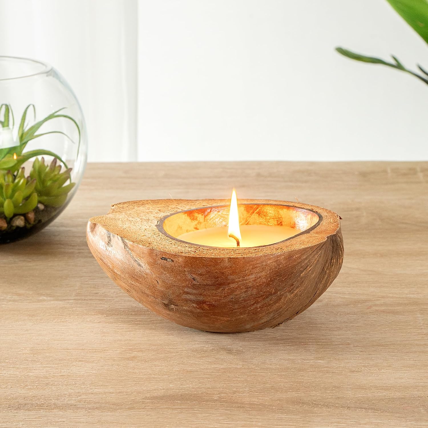 Restaurantware-Coco Casa 6.5 x 2.5 Inch Coconut Shell Candle, 1 Hand Poured Coconut Bowl Candle - Jasmine Fragrance, Double Wax Blend, Soy Wax Scented, Wooden Wick,