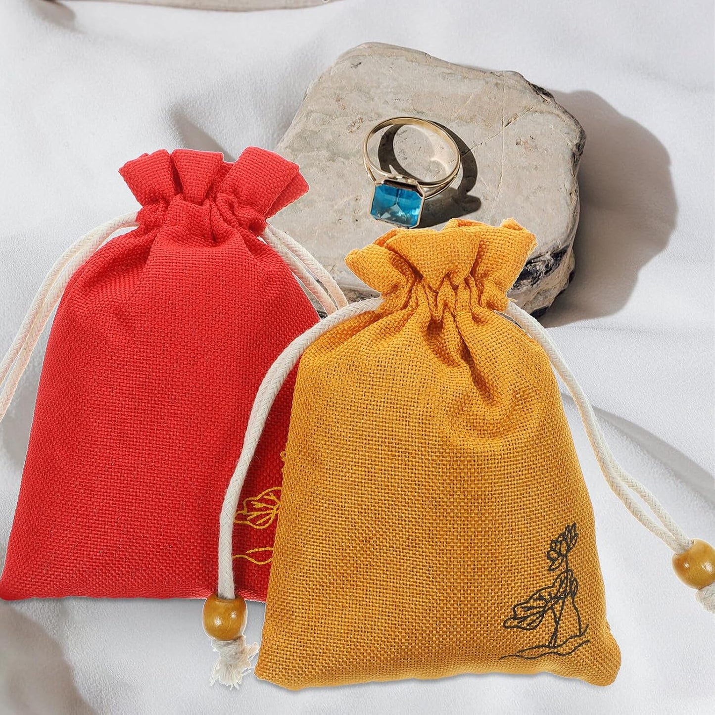 2Pcs Natural Dried Lavender Sachets Cotton Linen Fragrant Sachet Bags for Closets Storage Car Handbags with Aroma and Natural Floral Scents Random Color