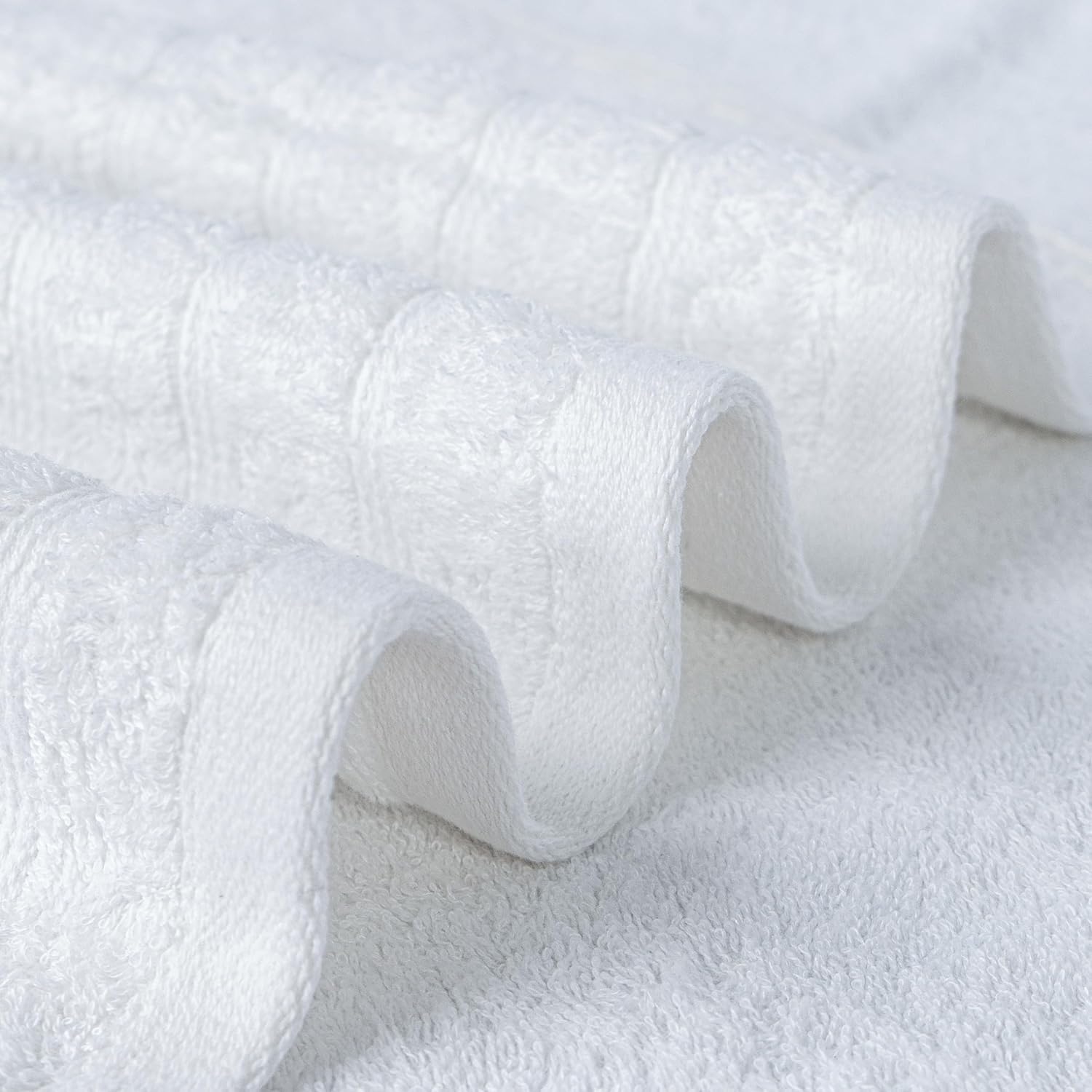 Avalon Towels Bath Towels Set of 4, Size 30 x 60 Inches - 60% Cotton, 40% Viscose Made from Bamboo, Soft and Absorbent, Quick Drying, Lightweight, Perfect for Daily Use