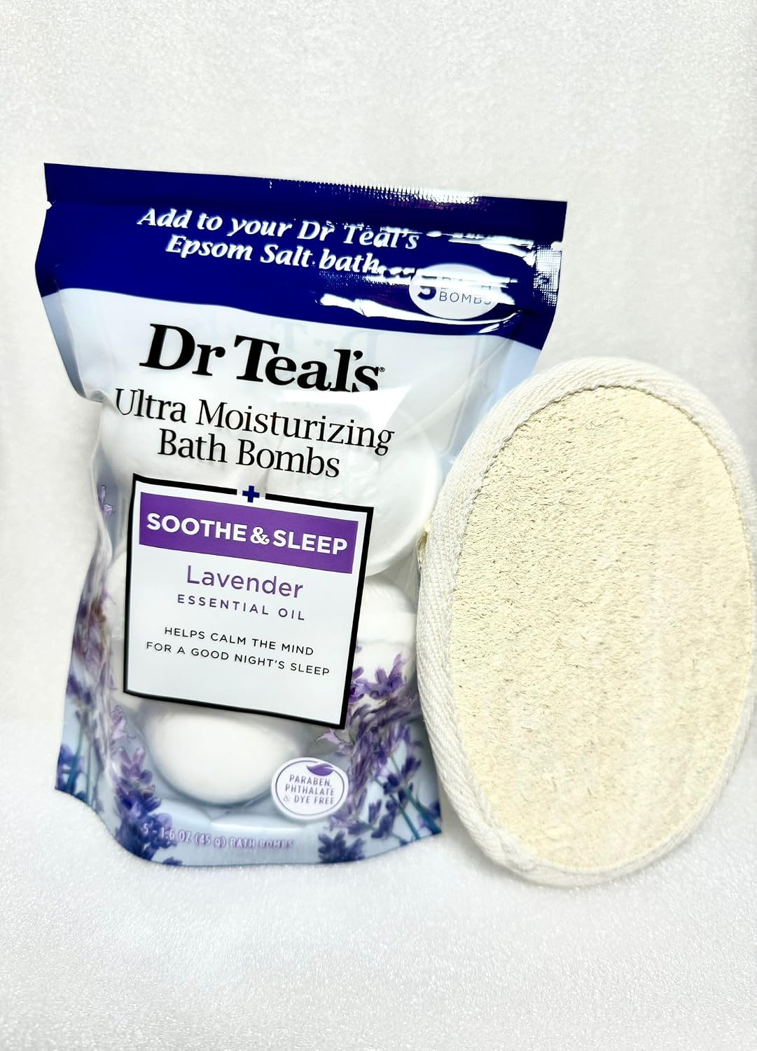 Dr.Teal's 5 Ultra Hydrating Bath Bombs Gift Set in Soothing Lavender with Essential Oils for Women and Men, 1 Exfoliating Pad