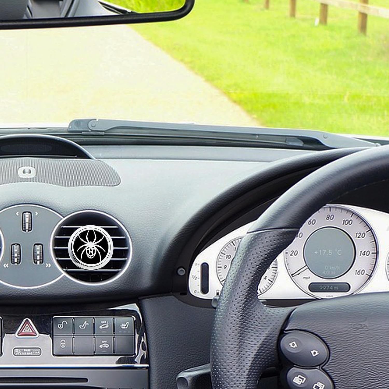 Car Diffuser Vent Clip 30mm Essential Oil Automotive Diffuser (Oil Not Included) Vent Clips Car Accessories for Women Birthday Gifts (Spider)