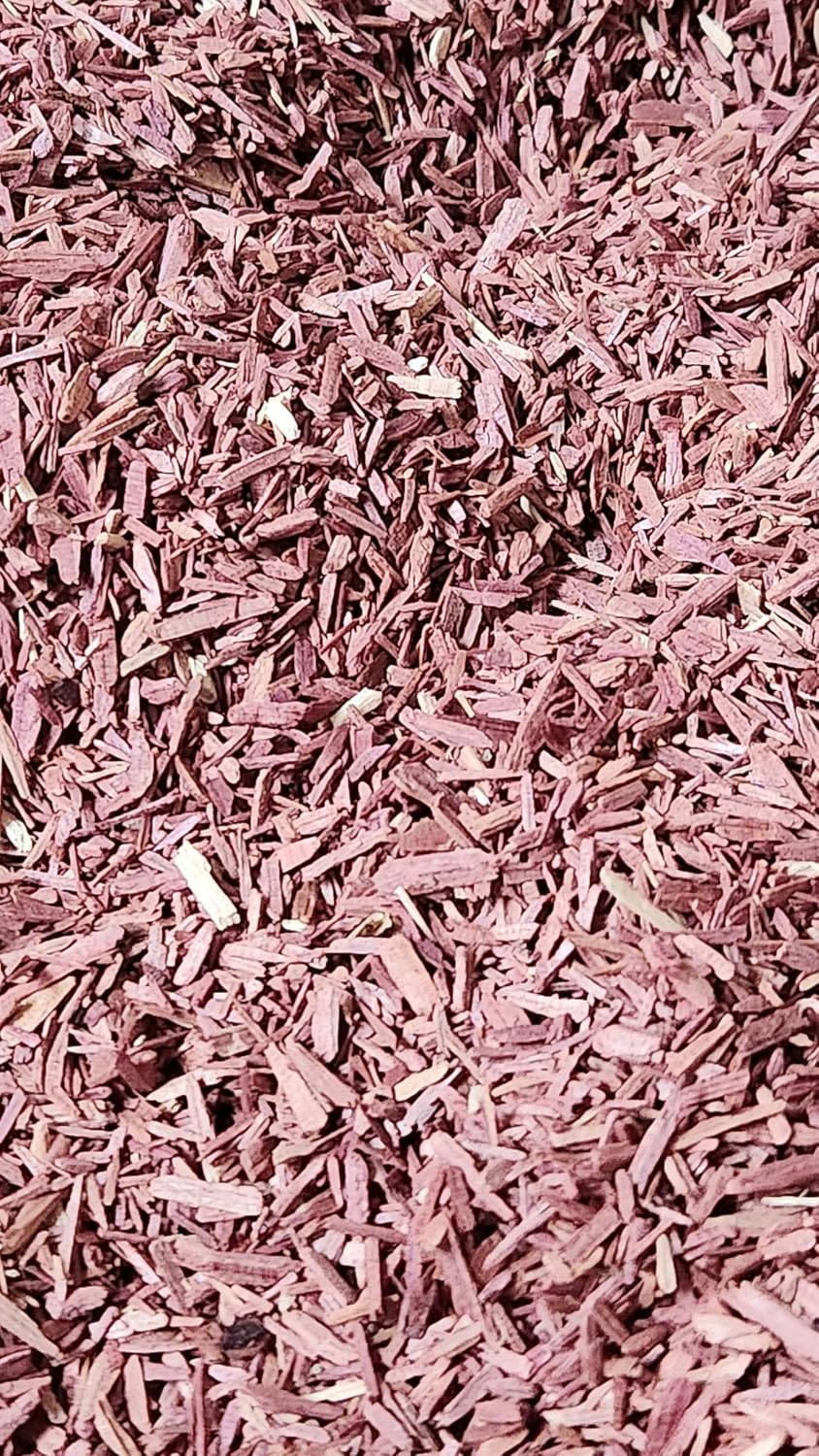 Woodlore – Kiln Dried Eastern Red Aromatic Cedar Chips Made in Wisconsin USA (9lbs)
