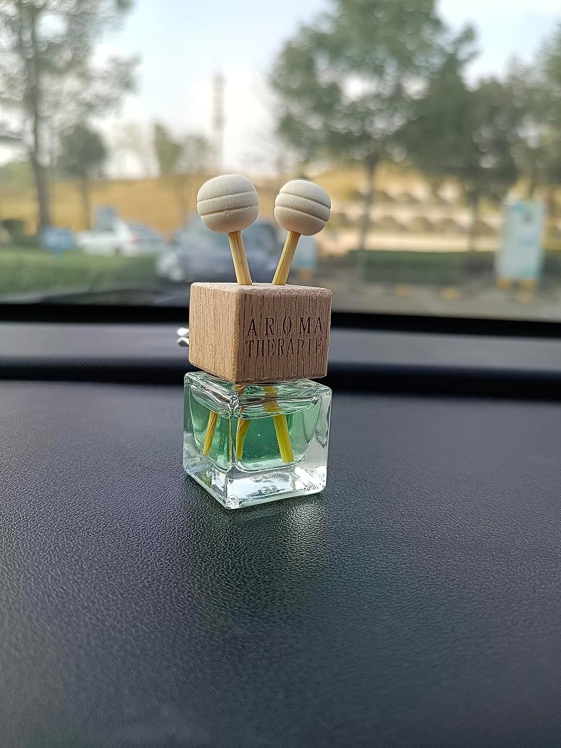 4Packs 8ml Empty Car Air Freshener Vent Clip, Clear Glass Essential Oil Diffuser Vent Outlet Auto Perfume Aromatherapy Bottle Vials Fragrance Ornament Decor