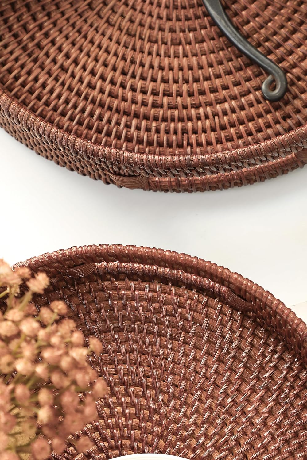 HITOMEN 11.8" Hand-Woven Round Rattan Serving Tray Decorative Wicker Trays with Handles for Coffee Table (Brown-M)