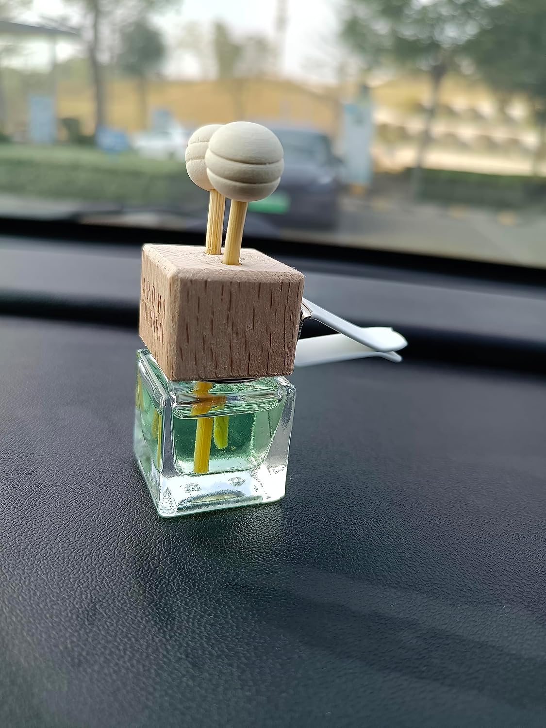 4Packs 8ml Empty Car Air Freshener Vent Clip, Clear Glass Essential Oil Diffuser Vent Outlet Auto Perfume Aromatherapy Bottle Vials Fragrance Ornament Decor